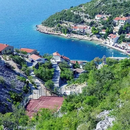 Marija With Big Terrace And Sea View ستاريغراد