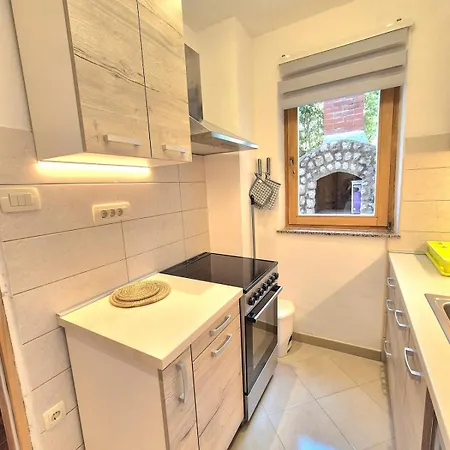 Marija With Big Terrace And Sea View * ستاريغراد