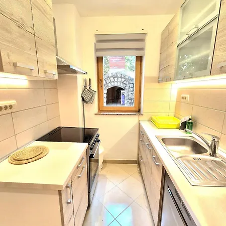 Marija With Big Terrace And Sea View شقة *