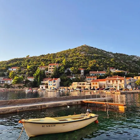 Marija With Big Terrace And Sea View ستاريغراد