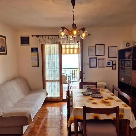 Marija With Big Terrace And Sea View ستاريغراد