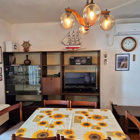 Marija With Big Terrace And Sea View Appartement Stari Grad